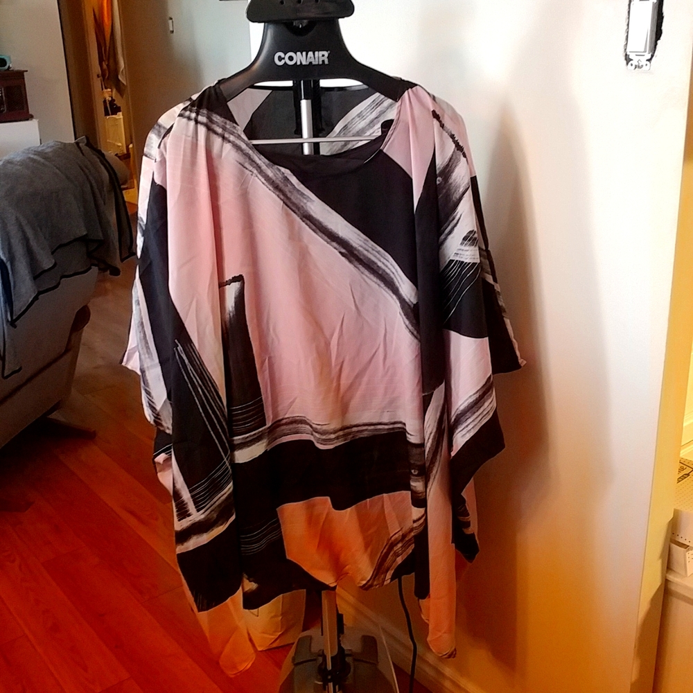 Avon Geometric Poncho O/S